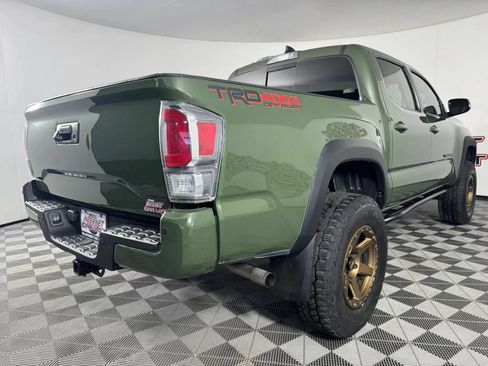 Used 2022 Toyota Tacoma TRD Off-Road w/ TRD Premium Off Road Package AWD/4WD image 28