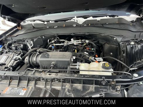 Used 2023 Ford Explorer XLT w/ Equipment Group 202A image 11