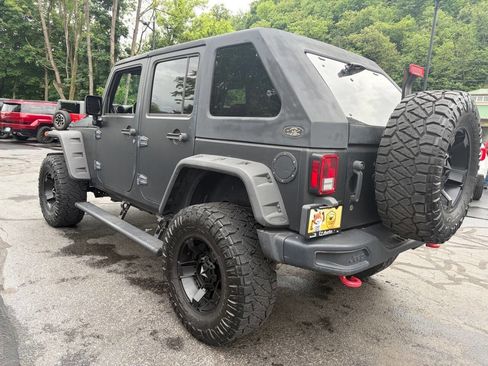 Used 2017 Jeep Wrangler Unlimited Rubicon AWD/4WD image 7