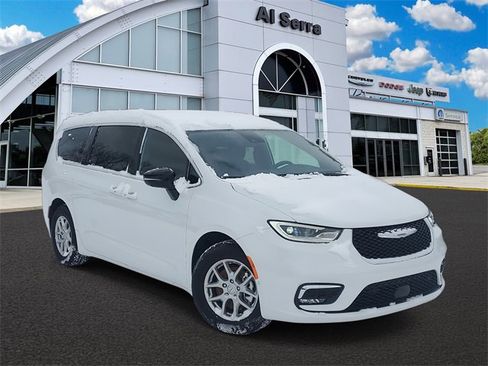 New 2026 Chrysler Pacifica Select image 1