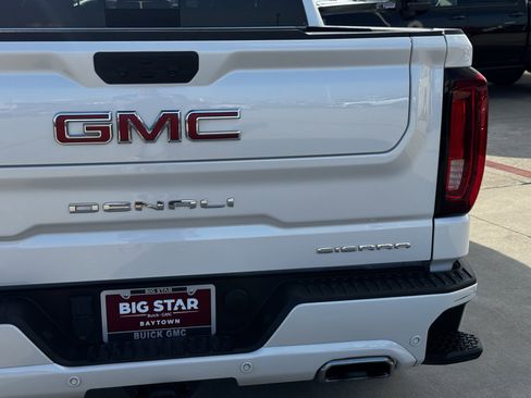 Used 2025 GMC Sierra 1500 Denali AWD/4WD image 10