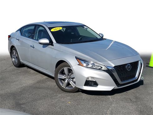 Used 2022 Nissan Altima 2.5 SL image 1