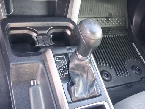 Used 2018 Toyota Tacoma SR5 image 17