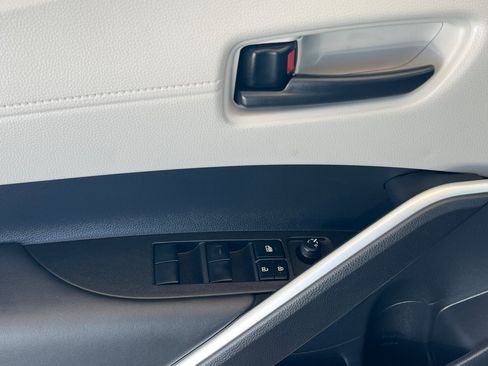 Certified 2026 Toyota Corolla Cross LE FWD image 11
