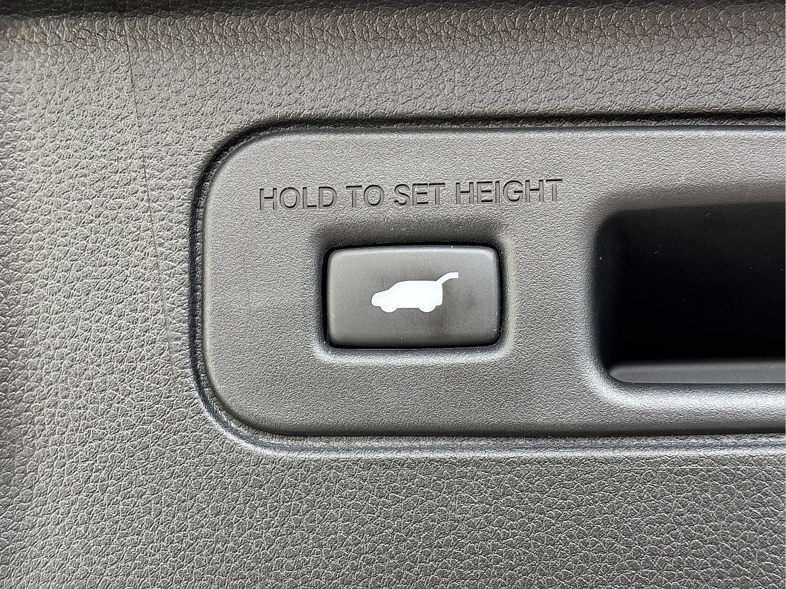 Certified 2025 Honda Pilot Touring image 6