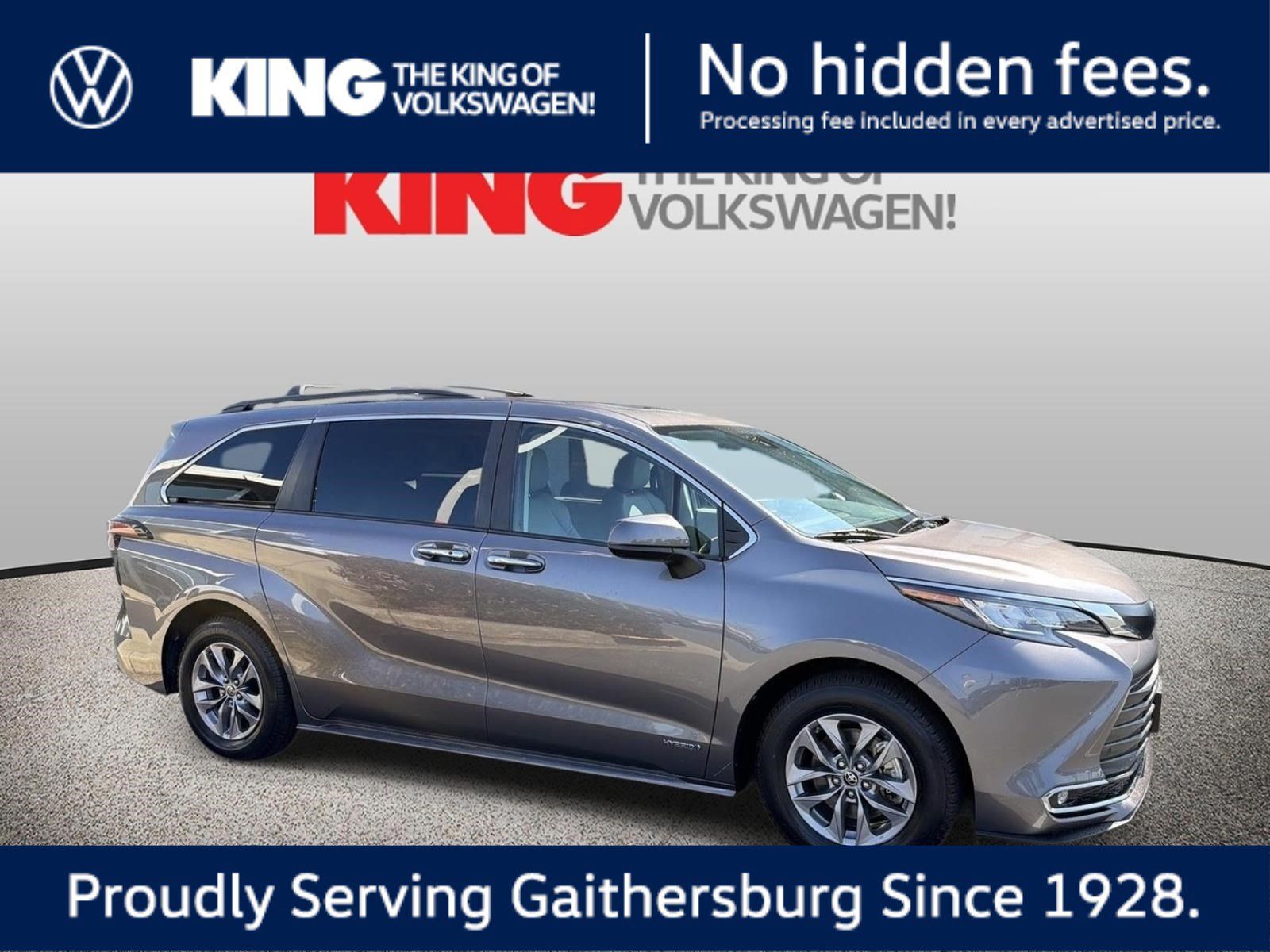 Used 2021 Toyota Sienna XLE FWD image 1