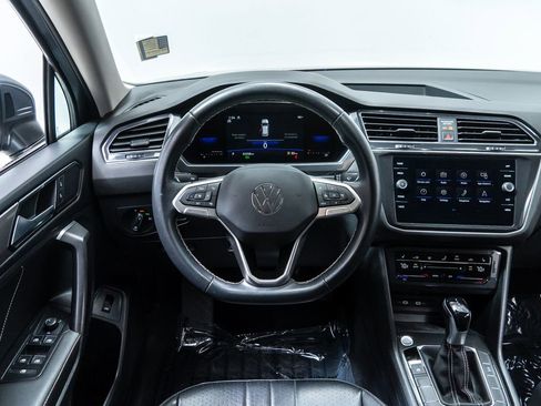 Used 2022 Volkswagen Tiguan SE AWD/4WD image 14