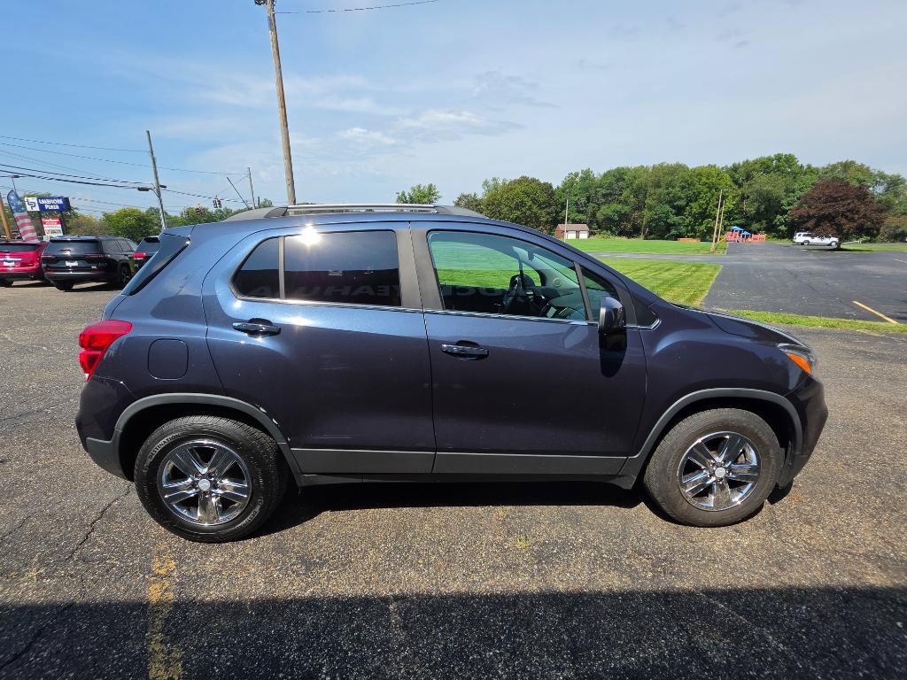 Used 2018 Chevrolet Trax LT w/ LT Convenience Package FWD image 6