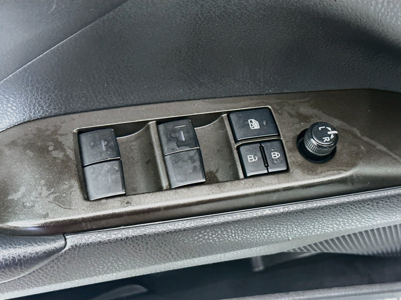 Used 2022 Toyota Camry LE FWD image 17