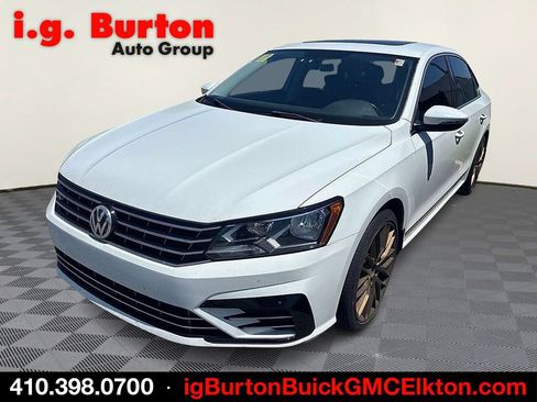 Used 2016 Volkswagen Passat 1.8T SE FWD image 3