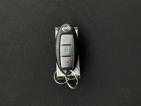 Used 2019 Nissan Titan SV AWD/4WD image 38