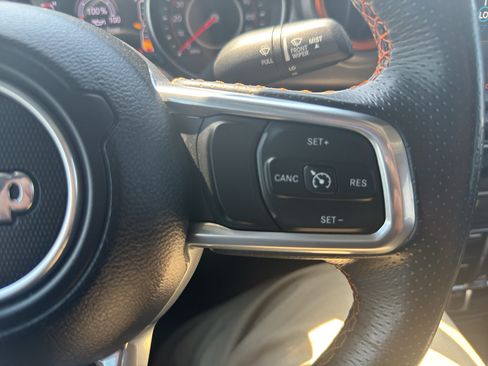 Used 2022 Jeep Gladiator Mojave w/ Cold Weather Group AWD/4WD image 32