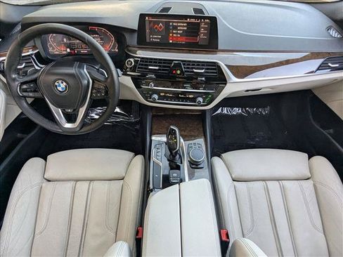 Used 2020 BMW 530i w/ Convenience Package RWD image 18
