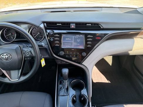 Used 2020 Toyota Camry LE image 18