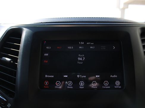 Used 2020 Jeep Cherokee Latitude image 18