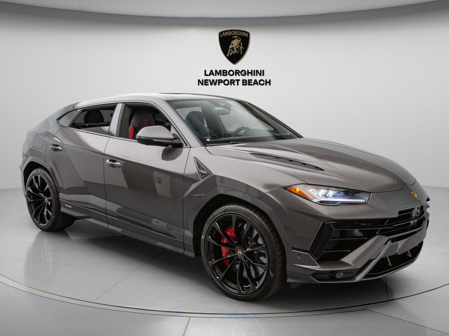Used 2024 Lamborghini Urus S AWD/4WD image 1
