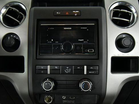 Used 2011 Ford F150 XLT w/ XLT Chrome Pkg image 4