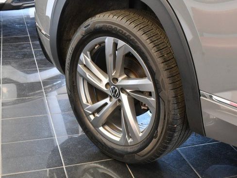 Used 2024 Volkswagen Atlas Cross Sport SEL R-Line AWD/4WD image 47