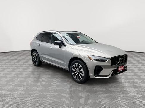 Used 2024 Volvo XC60 B5 Plus image 32