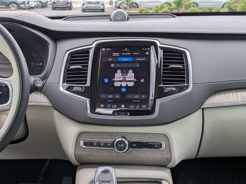 Certified 2023 Volvo XC90 T8 Ultimate w/ Protection Package Premier AWD/4WD image 25