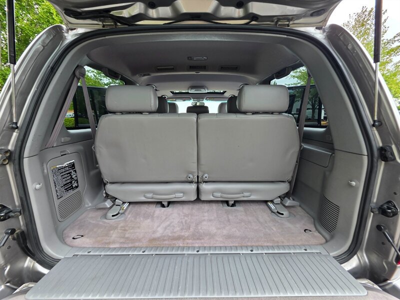Used 2004 Toyota Land Cruiser w/ Convenience Pkg AWD/4WD image 34