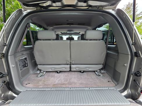 Used 2004 Toyota Land Cruiser w/ Convenience Pkg AWD/4WD image 34