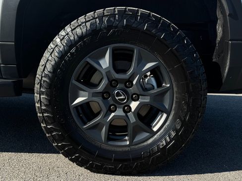 Used 2025 Lexus GX 550 AWD/4WD image 19