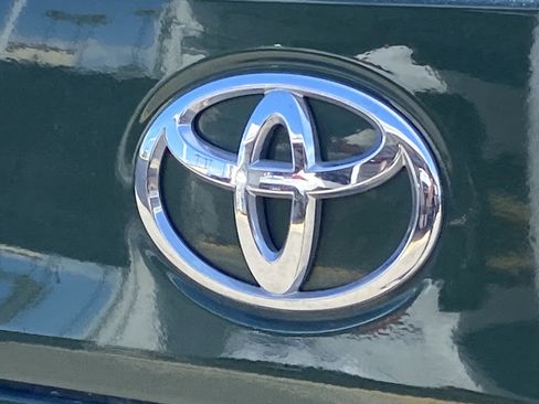 Used 2023 Toyota Corolla Cross XLE image 4