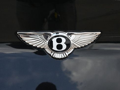 Used 2024 Bentley Bentayga AWD/4WD image 22