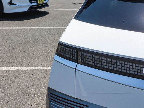 Certified 2024 Hyundai Ioniq 5 Limited RWD image 8