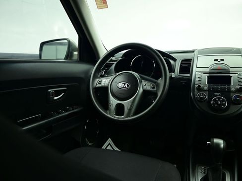 Used 2011 Kia Soul + image 38