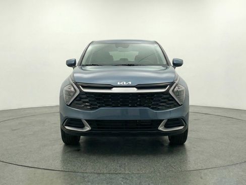 Used 2025 Kia Sportage LX image 2