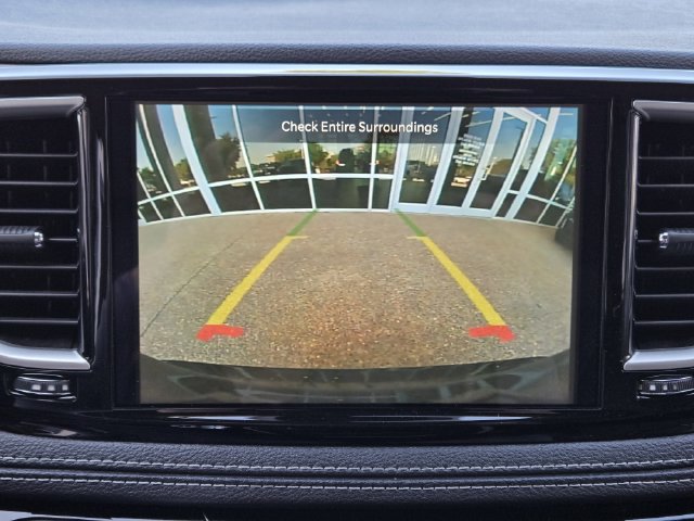 Certified 2023 Chrysler Pacifica Touring-L FWD image 18