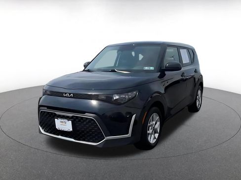 Used 2025 Kia Soul LX w/ LX Technology Package FWD image 6