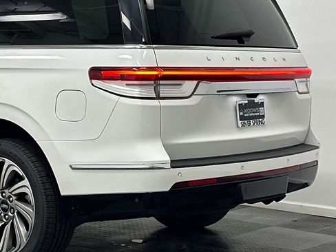 Certified 2022 Lincoln Navigator Reserve image 6
