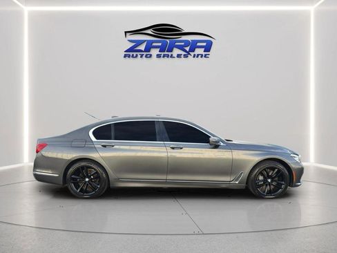 Used 2016 BMW 750i xDrive image 8