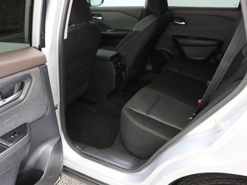 Used 2021 Nissan Rogue SV image 27