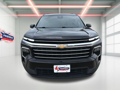 Used 2025 Chevrolet Traverse LT FWD image 6
