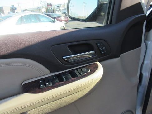 Used 2009 GMC Yukon Denali image 10