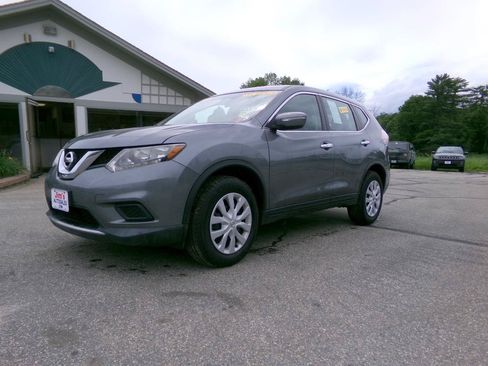 Used 2015 Nissan Rogue S AWD/4WD image 2