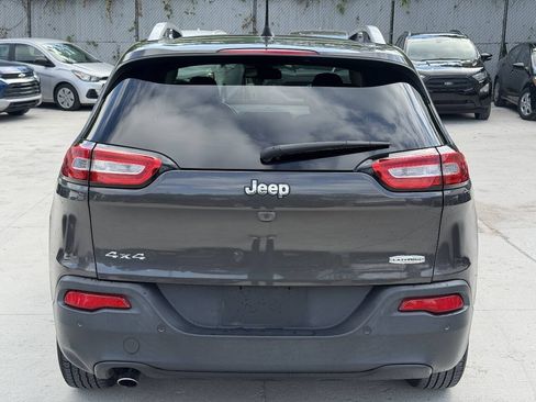 Used 2017 Jeep Cherokee Latitude w/ Safety/Convenience Group AWD/4WD image 6