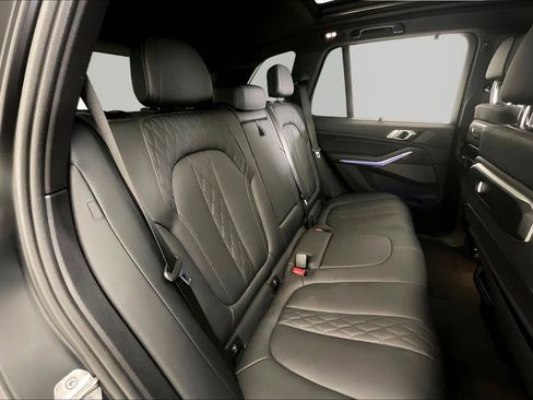 Used 2024 BMW X5 M60i AWD/4WD image 25