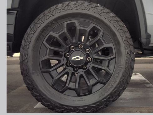 Certified 2025 Chevrolet Silverado 2500 Custom w/ Custom Value Package image 10