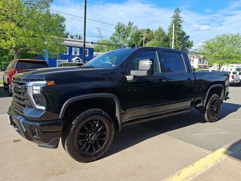 Used 2025 Chevrolet Silverado 2500 High Country w/ High Country Premium Package AWD/4WD image 3