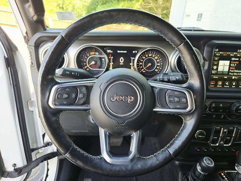 Used 2020 Jeep Wrangler Unlimited Sahara AWD/4WD image 23