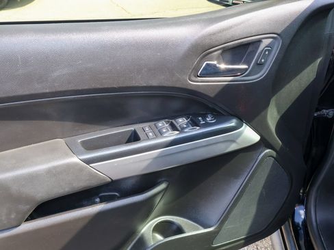 Used 2018 Chevrolet Colorado LT w/ Redline Special Edition AWD/4WD image 9