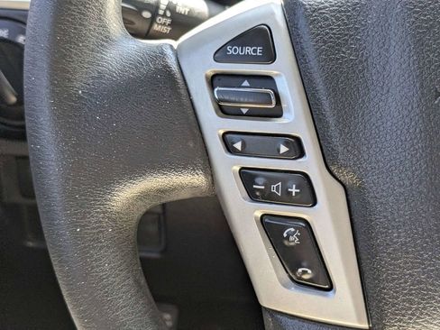 Used 2017 Nissan Titan SV image 27
