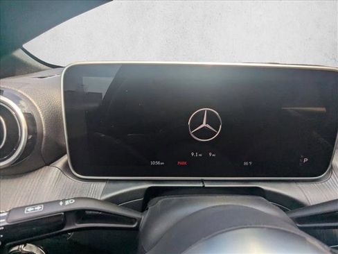 Used 2025 Mercedes-Benz C 300 Sedan image 9