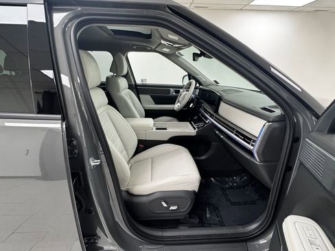 Used 2024 Hyundai Santa Fe Limited image 15