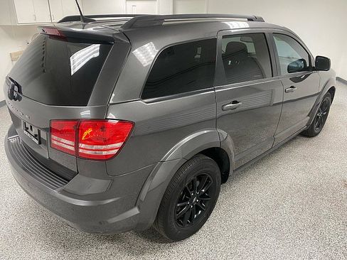 Used 2020 Dodge Journey SE w/ SE Popular Equipment Group image 5